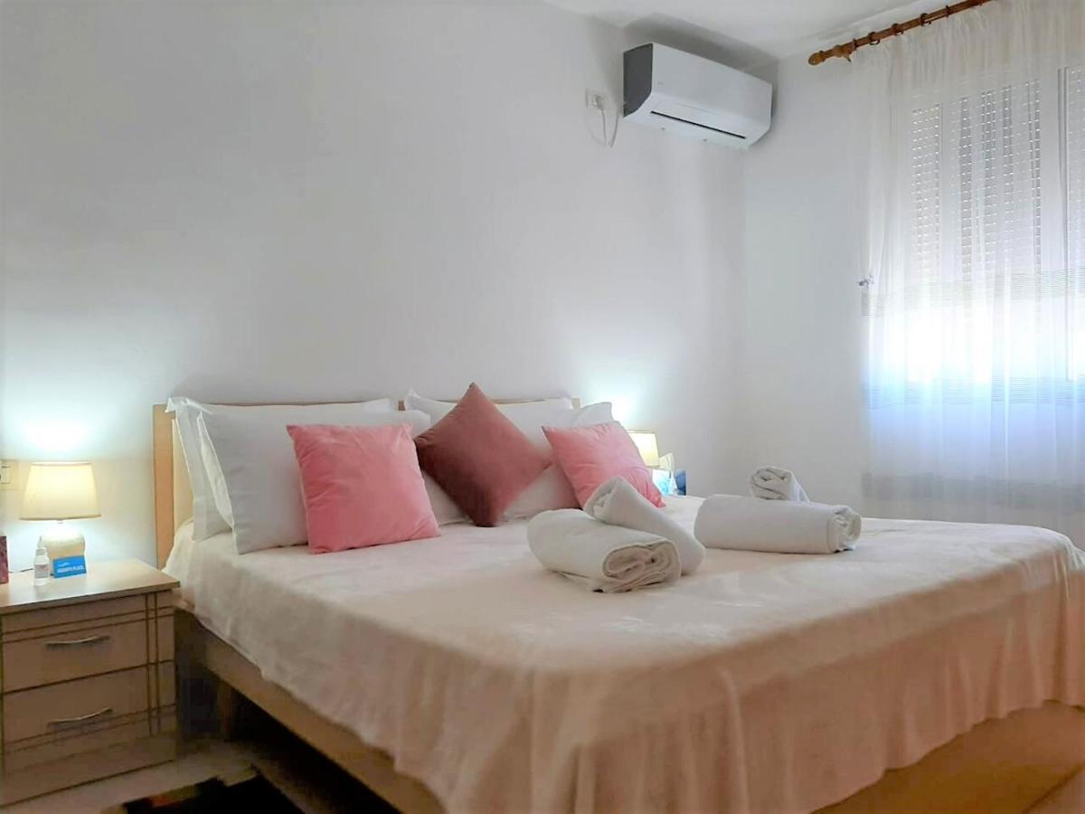 Sazani'S Place Fier Exterior photo